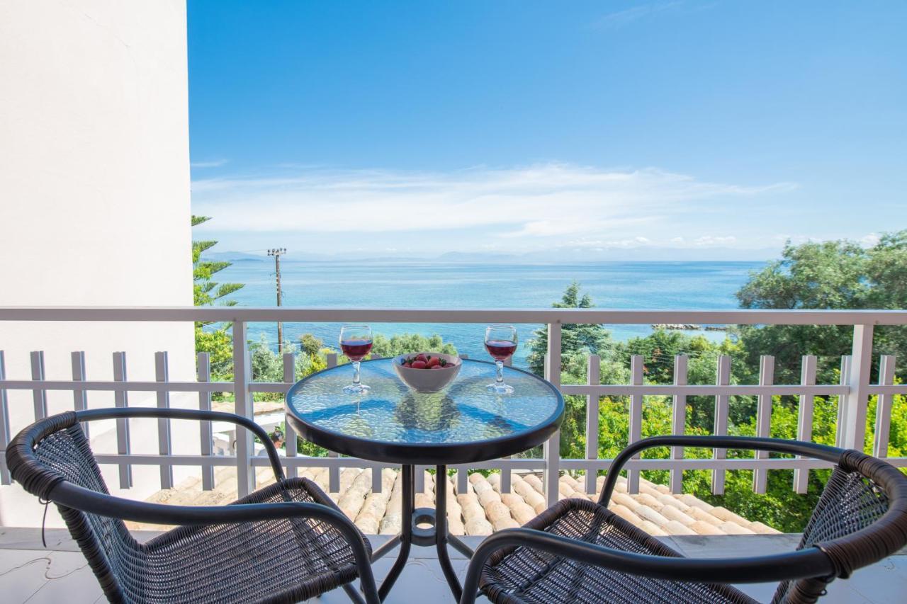 Eden Sea View Studios Mesongi Luaran gambar