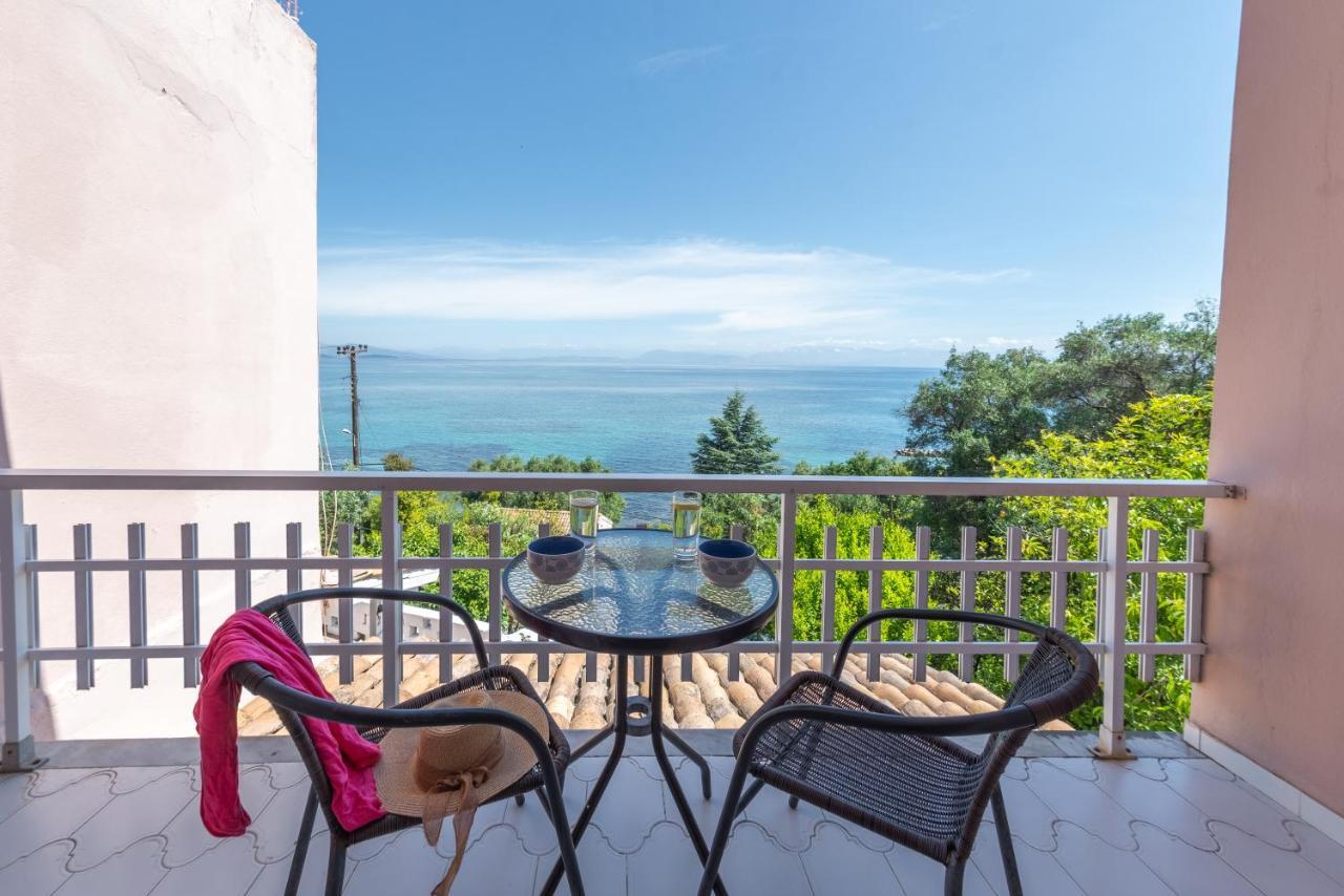 Eden Sea View Studios Mesongi Luaran gambar