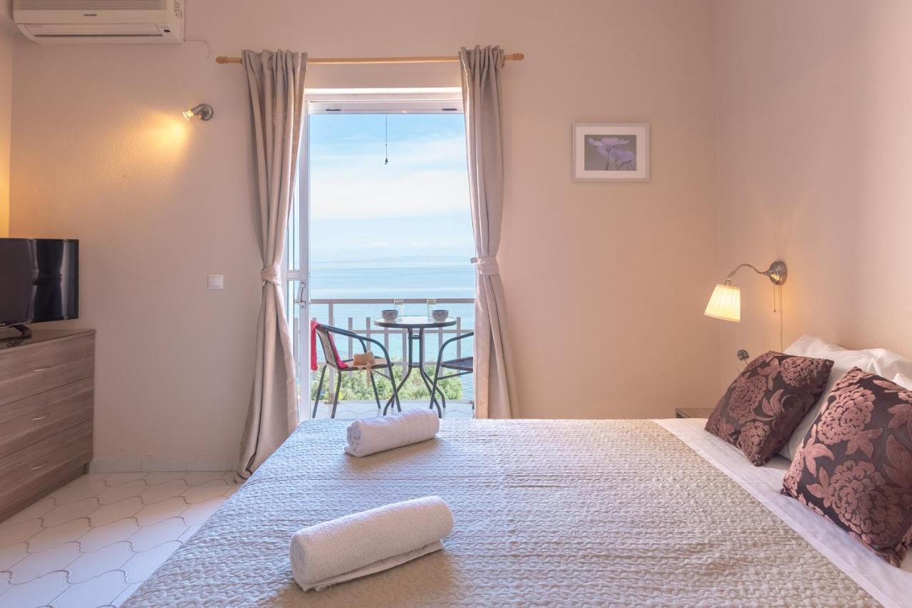 Eden Sea View Studios Mesongi Luaran gambar