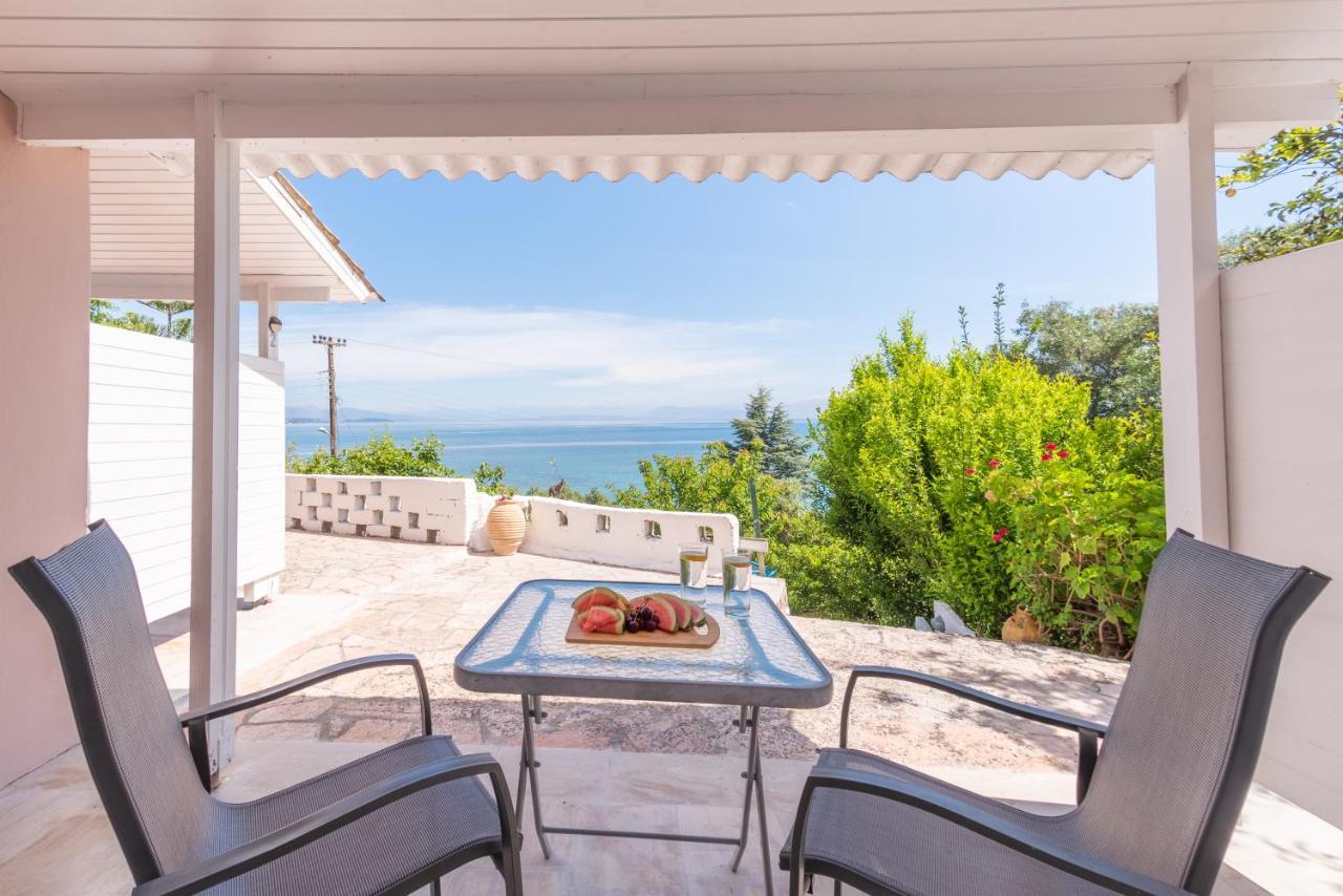 Eden Sea View Studios Mesongi Luaran gambar