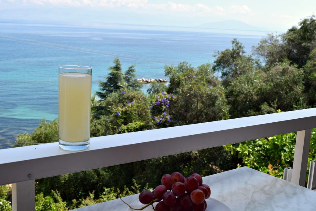 Eden Sea View Studios Mesongi Luaran gambar